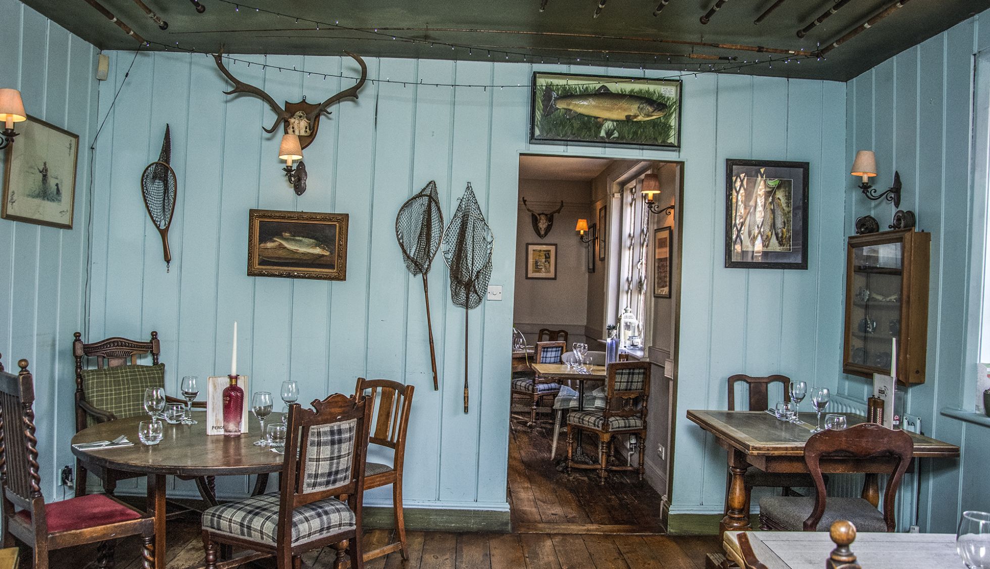 Embrace Hampshire's Idyllic Charm at Peat Spade Inn