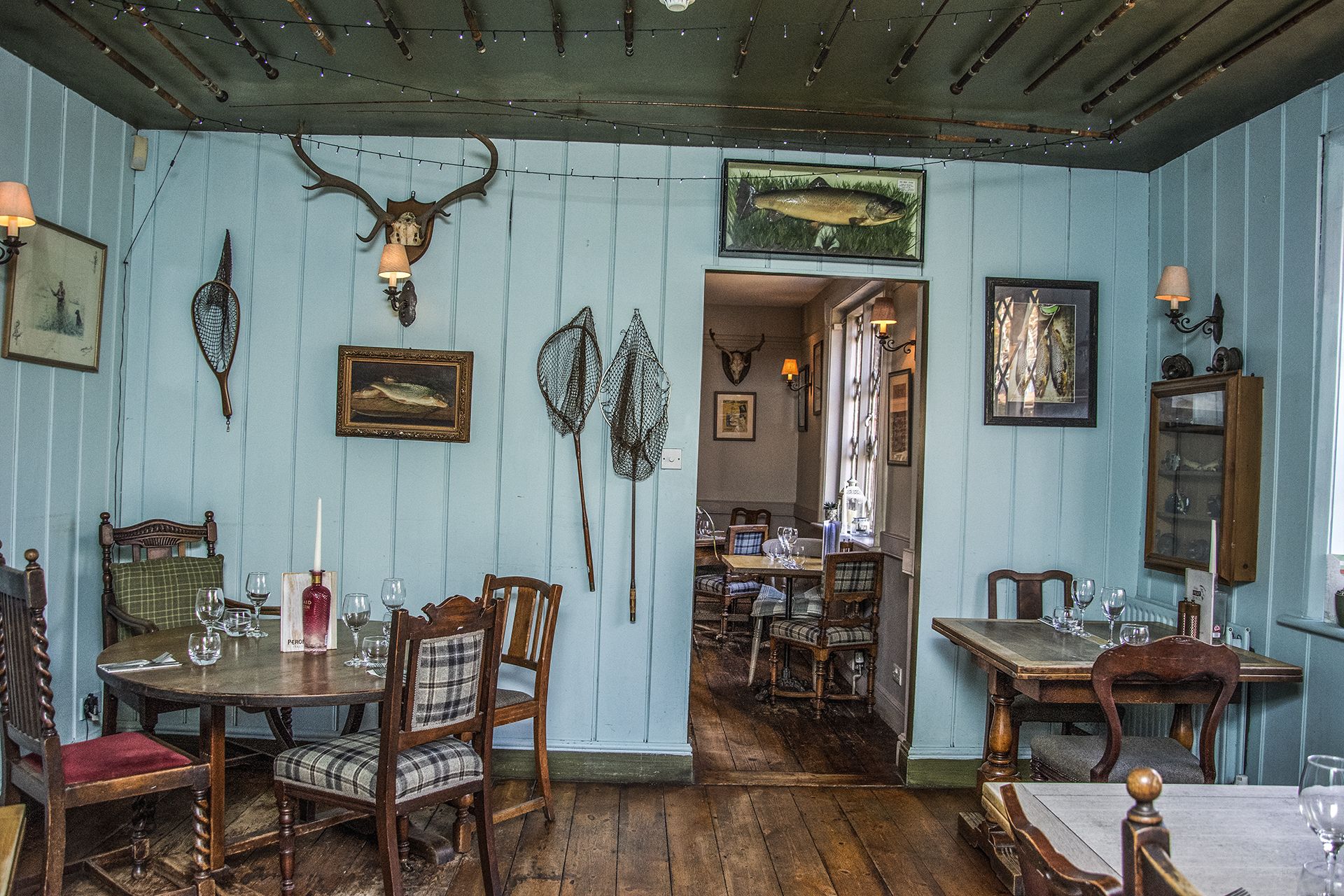 Embrace Hampshire's Idyllic Charm at Peat Spade Inn